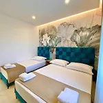 Apartments Oda Hotel דירה Velipojë